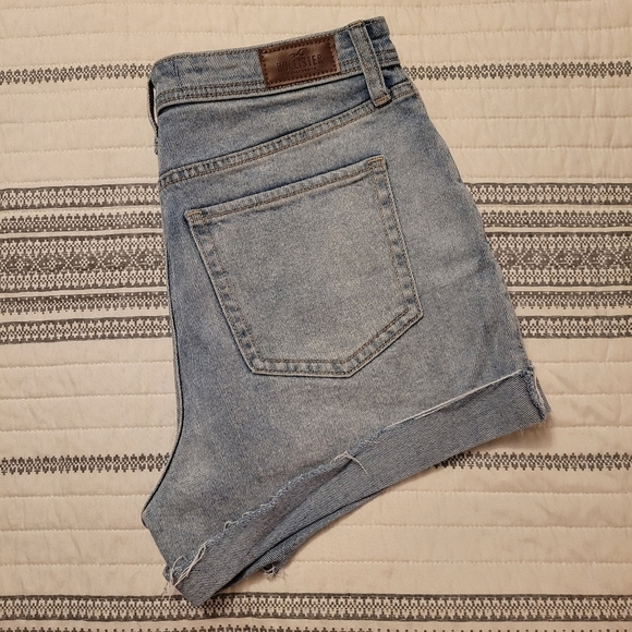 Hollister Two-tone Ultra High Rise Mom Short Size 9/29 - Picture 12 of 14